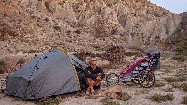 Chàng trai cùng cún cưng đi bộ vòng quanh thế giới suốt 7 năm - Ảnh 3.