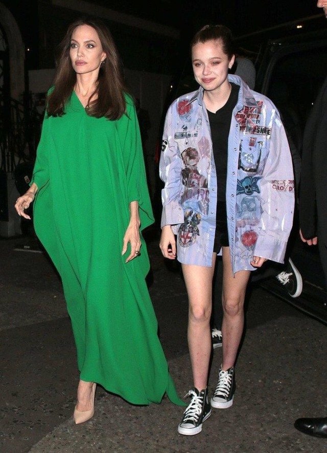 Examining the Hollywood star potential of Shiloh and Suri - daughters of Angelina Jolie and Katie Holmes - Photo 5.