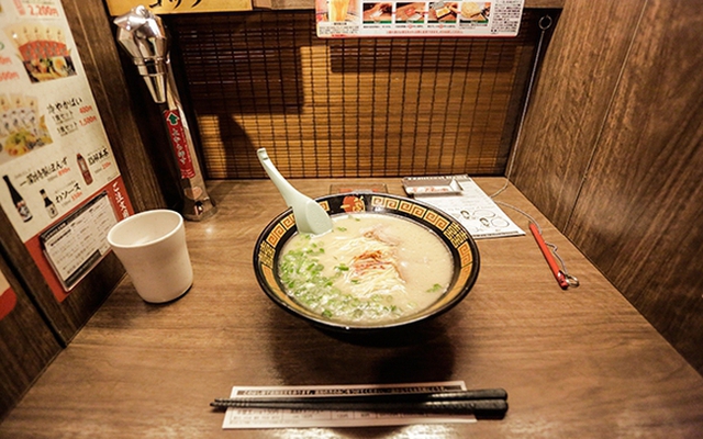  Những quán ăn một mình độc đáo của Nhật Bản - Ảnh 1.