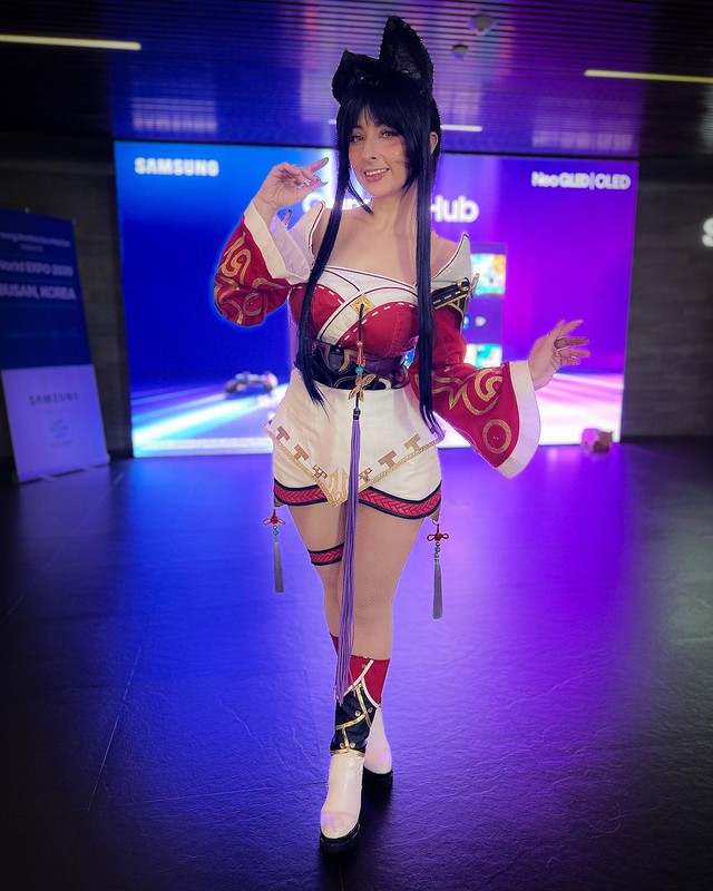 Cô sở hữu nhiều bộ ảnh cosplay các tướng nổi tiếng của LMHT