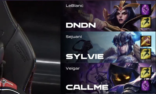DnDn sử dụng LeBlanc AD Đường Trên trong trận đấu gặp T1 - nguồn: Twitter DnDn sử dụng LeBlanc AD Đường Trên trong trận đấu gặp T1 - nguồn: Twitter