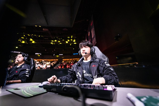 Cộng đồng lấy luôn Keria làm dẫn chứng để phản bác - nguồn: LoL Esports