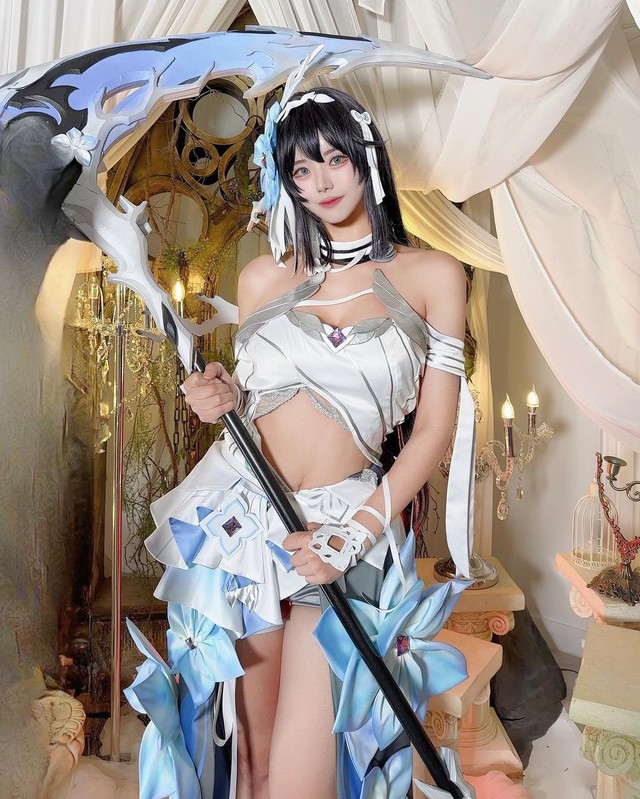 Nữ cosplayer có nickname Nari, sở hữu nhan sắc và vóc dáng chuẩn chinh, xinh đẹp