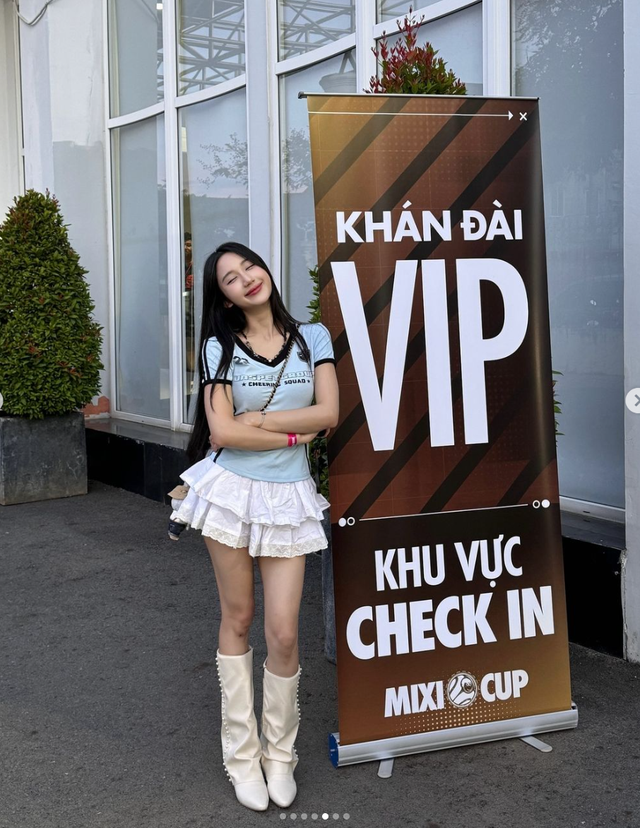 Danh tính hot girl xinh đẹp gây "bão" tại Mixi Cup, tưởng lạ hóa ra nàng thơ quốc dân!- Ảnh 7.