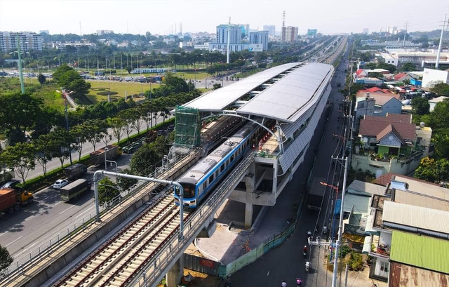 Cuối tuần đi đâu, chơi gì: Trải nghiệm tàu Metro 