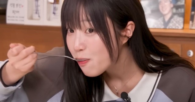 Muối mặt comeback sau tuyên bố giải nghệ, mỹ nữ mukbang nhận về nút kim cương- Ảnh 2.