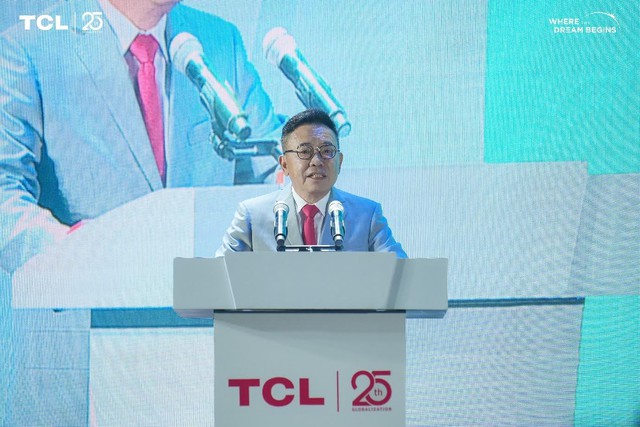 Chủ tịch tập đoàn kiêm nhà sáng lập TCL Li Dongsheng chia sẻ tại sự kiện