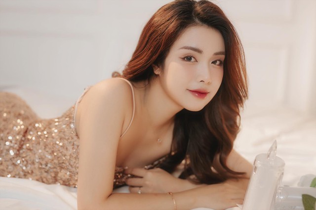 Danh tính hot girl mới nổi làng game, lướt info cực 