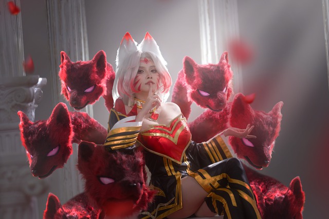 Dàn gái xinh khiến Ahri hot trở lại, màn cosplay gây 