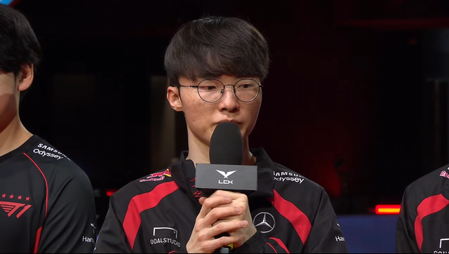 Faker cũng 