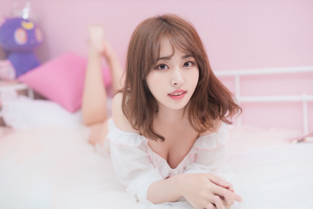 Nữ streamer xinh đẹp dở khóc dở cười, bất ngờ được mời đóng phim chỉ vì quá gợi cảm- Ảnh 1.