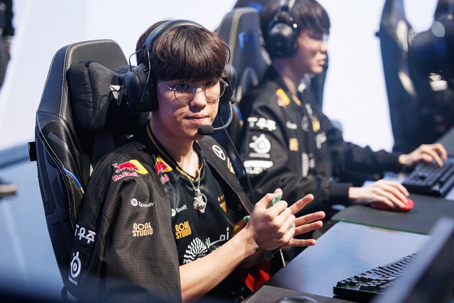 Điểm yếu bể tướng của T1 lộ rõ trong trận gặp Gen.G Điểm yếu bể tướng của T1 lộ rõ trong trận gặp Gen.G