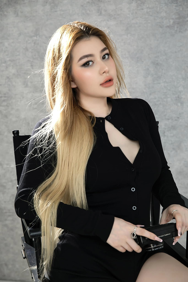 Chưa tới Halloween, hot girl Sunna đã khiến fan "mất ngủ" với bộ ảnh hoá thân đầy gợi cảm- Ảnh 1.