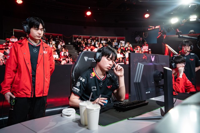 Vụ việc Gumayusi có thể là nước đi sai lầm lịch sử của T1- Ảnh 2. Vụ việc Gumayusi có thể là nước đi sai lầm lịch sử của T1- Ảnh 2.