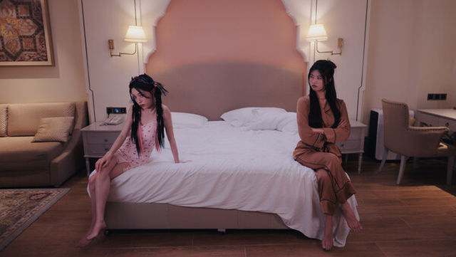 photo-1762157682865 photo-1762157682865