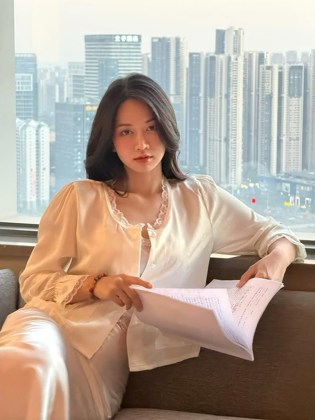 Khoảnh khắc thả dáng của Lê Bống khiến người xem "đổ rần rần"- Ảnh 2.