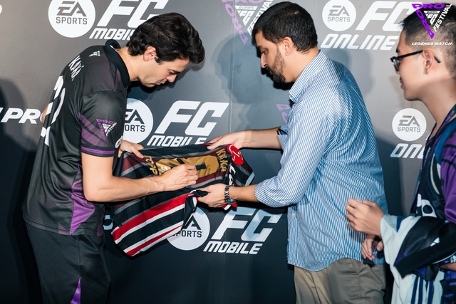 Trước thềm FC Pro Festival 2025 cùng hai huyền thoại Figo và Kaká- Ảnh 7. Trước thềm FC Pro Festival 2025 cùng hai huyền thoại Figo và Kaká- Ảnh 7.