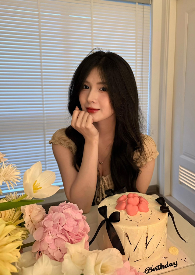 Quỳnh Alee khiến fan ngỡ ngàng với khoảnh khắc chơi cầu lông đầy năng động- Ảnh 1. Quỳnh Alee khiến fan ngỡ ngàng với khoảnh khắc chơi cầu lông đầy năng động- Ảnh 1.