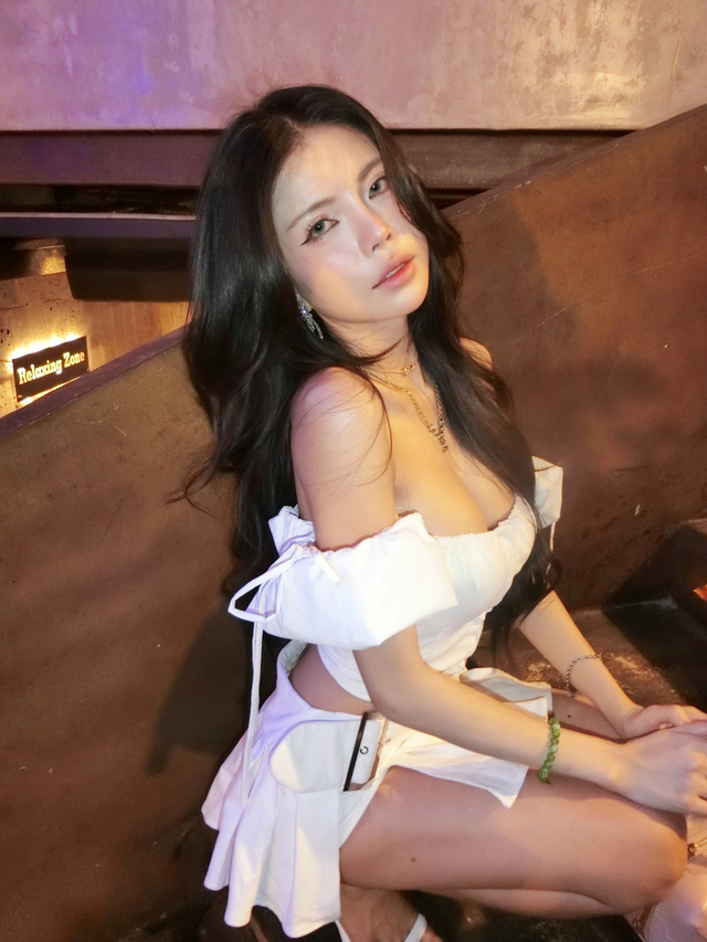 Bị nghi ngờ can thiệp dao kéo, Mai Dora show luôn ảnh để chứng minh- Ảnh 1.