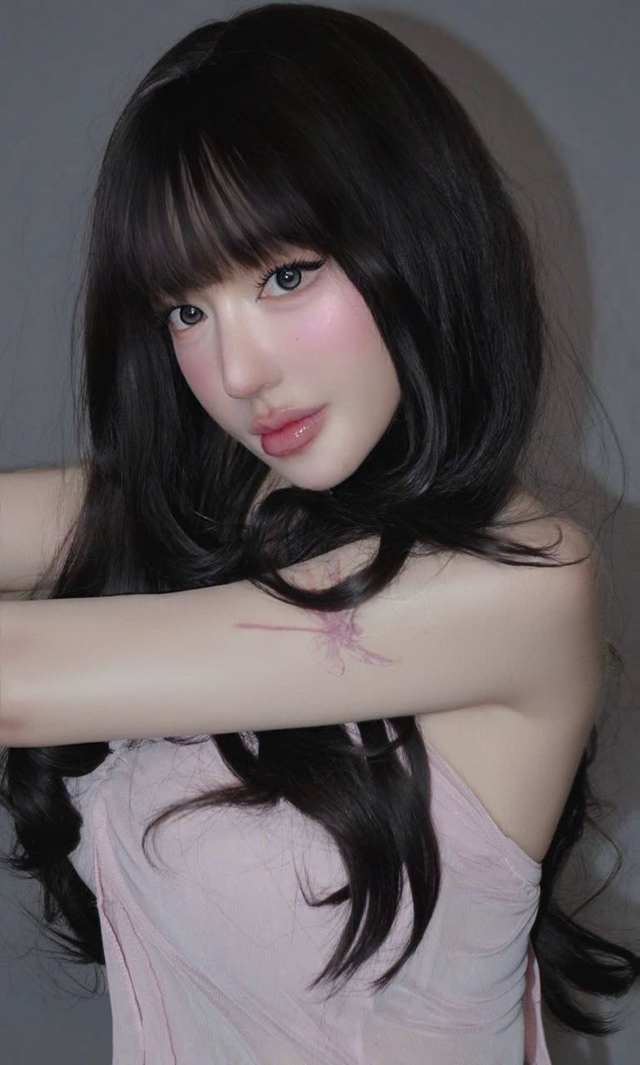 Đăng ảnh sexy rồi bị chỉ trích "khoe thân", Elly Trần lên tiếng đáp trả mạnh mẽ- Ảnh 1. Đăng ảnh sexy rồi bị chỉ trích "khoe thân", Elly Trần lên tiếng đáp trả mạnh mẽ- Ảnh 1.