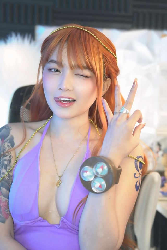 Hot girl cực quyến rũ trổ tài cosplay Nami, nuột nà không tì vết- Ảnh 2.