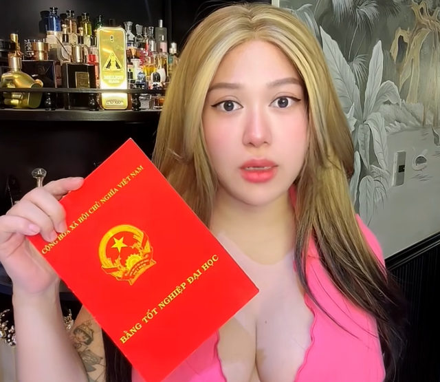 Bị anti-fan xúc phạm, hot girl vòng 1 siêu khủng 