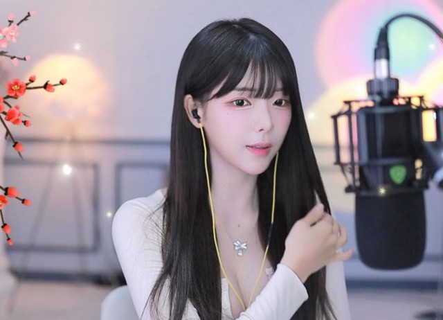 Được "đại gia" donate mấy trăm triệu, nữ streamer lại phải nhận "trái đắng" từ chính thất- Ảnh 3.