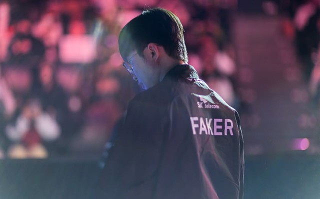 Dù T1 sắp vào giai đoạn quan trọng nhưng nhiều fan lo ngại Faker có thể tái phát chấn thương Dù T1 sắp vào giai đoạn quan trọng nhưng nhiều fan lo ngại Faker có thể tái phát chấn thương