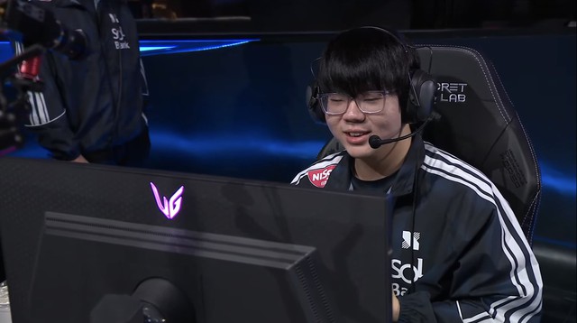 Even in defeat, LazyFeel feels the deeper significance of the moment during this historic time for the LCK and Faker. Despite the loss, LazyFeel feels a deeper significance of the moment during this historic time for the LCK and Faker.