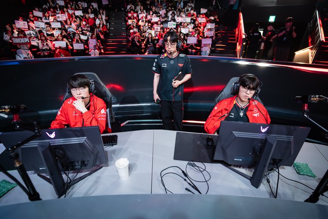 Riot công bố một thành tích Riot công bố một thành tích