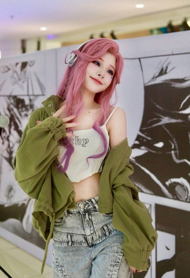 Nàng thơ cosplay xinh như mộng, thần thái lay động Nàng thơ cosplay xinh như mộng, thần thái lay động