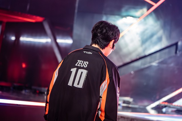 Phía Zeus tiếp tục có động thái khó hiểu xoay quanh drama với T1- Ảnh 3. Phía Zeus tiếp tục có động thái khó hiểu xoay quanh drama với T1- Ảnh 3.