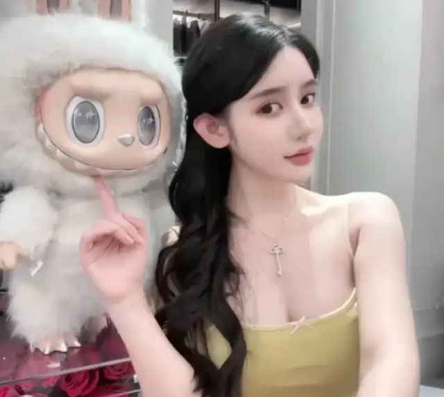 Nữ streamer nhảy Nữ streamer nhảy