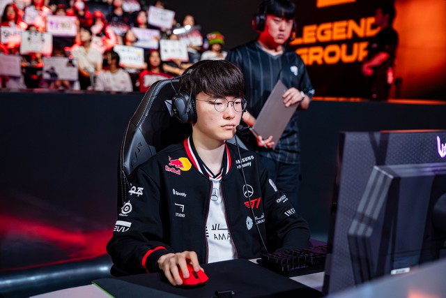 Faker tiếp tục bổ sung một thành tích 