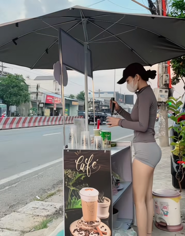 Cô nàng không hề xa lạ với ai thường theo dõi TikTok Cô nàng không hề xa lạ với ai thường theo dõi TikTok