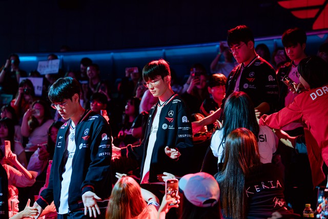 Nhưng hiện tại thì một nhiệm vụ cực kỳ quan trọng nữa đã được T1 hoàn thành