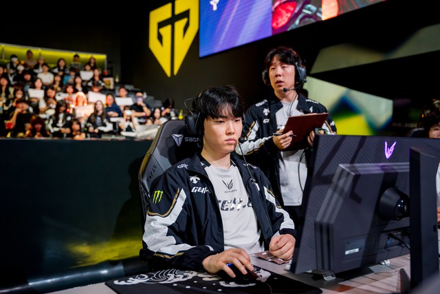 Nhưng từ năm 2021 đến nay thì không có hạt giống số 1 nào của LCK vô địch CKTG