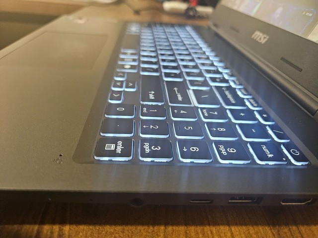 MSI Venture A15AI - Sức mạnh AI hội tụ, tối ưu cho công việc và sáng tạo- Ảnh 7.