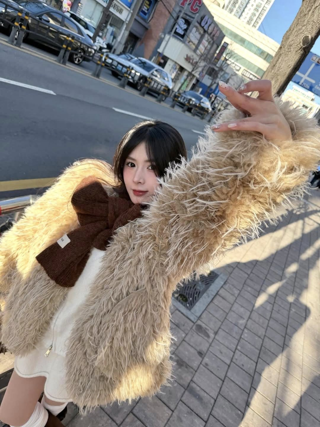 Quỳnh Alee khoe bộ ảnh dạo chơi ở Busan, fan ngây ngất không "dứt ra được" khỏi nhan sắc thăng hạng- Ảnh 1.