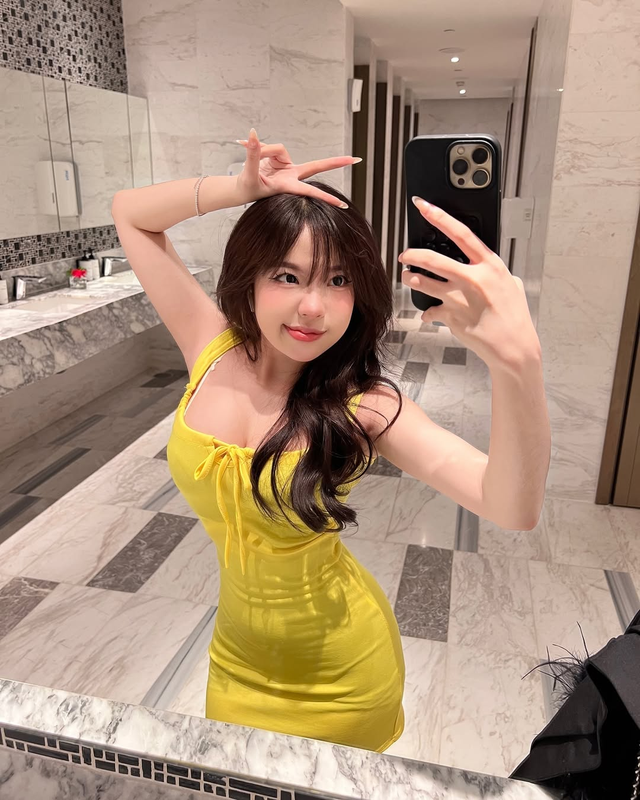 "Outfit check" với vóc dáng trong mơ, nữ TikToker khiến người xem ngây ngất, tìm "đỏ mắt" không thấy một bình luận bắt bẻ- Ảnh 1.