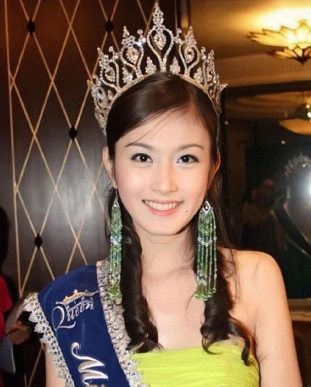 Nữ hoàng chuyển giới Nong Poy: 40 tuổi đẹp thách thức thời gian, cưới chồng hào môn gia thế khủng- Ảnh 3.