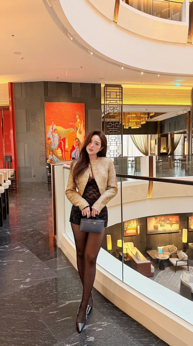 Hết Tết, hot girl Lê Phương Anh lên đồ "xả ảnh" khiến CĐM đứng ngồi không yên- Ảnh 1. Hết Tết, hot girl Lê Phương Anh lên đồ "xả ảnh" khiến CĐM đứng ngồi không yên- Ảnh 1.