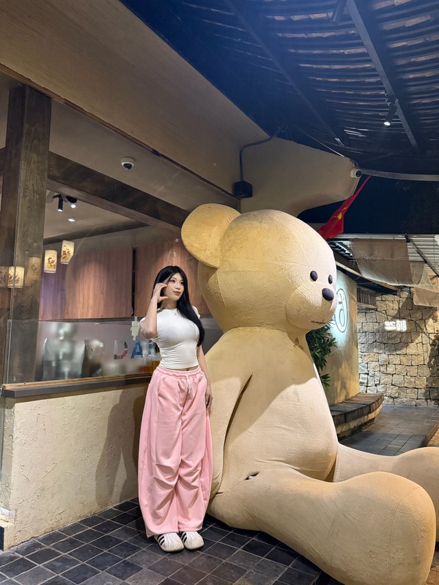 Cô gái xinh đẹp, cao 1m72 "gây sốt" ở sới vật hội làng Bắc Ninh, tiết lộ tiêu chí chọn bạn trai- Ảnh 9. Cô gái xinh đẹp, cao 1m72 "gây sốt" ở sới vật hội làng Bắc Ninh, tiết lộ tiêu chí chọn bạn trai- Ảnh 9.