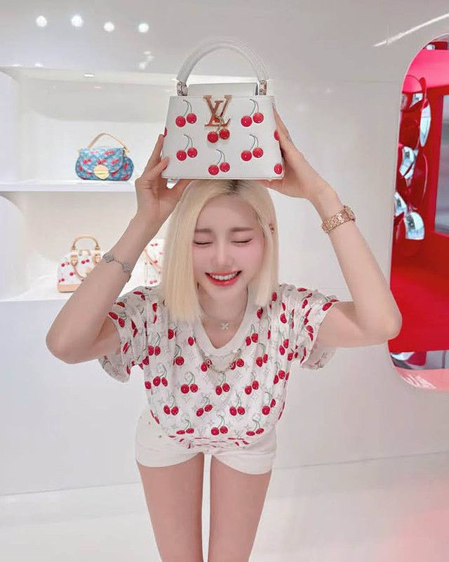 Fan bức xúc khi DJ Soda bị “đụng chạm quá đà” bởi khán giả ở sự kiện âm nhạc- Ảnh 3.