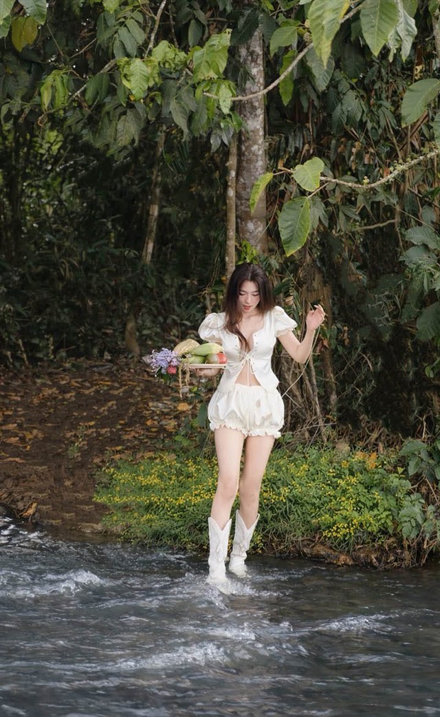 Khoe ảnh đi picnic, hot girl khiến fan ráo riết “xin info”- Ảnh 4.