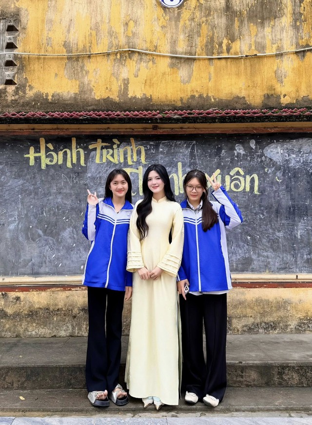 Ngẫu hứng biểu diễn ảo thuật, cô giáo xinh đẹp khiến CDM hết lời khen ngợi- Ảnh 6.