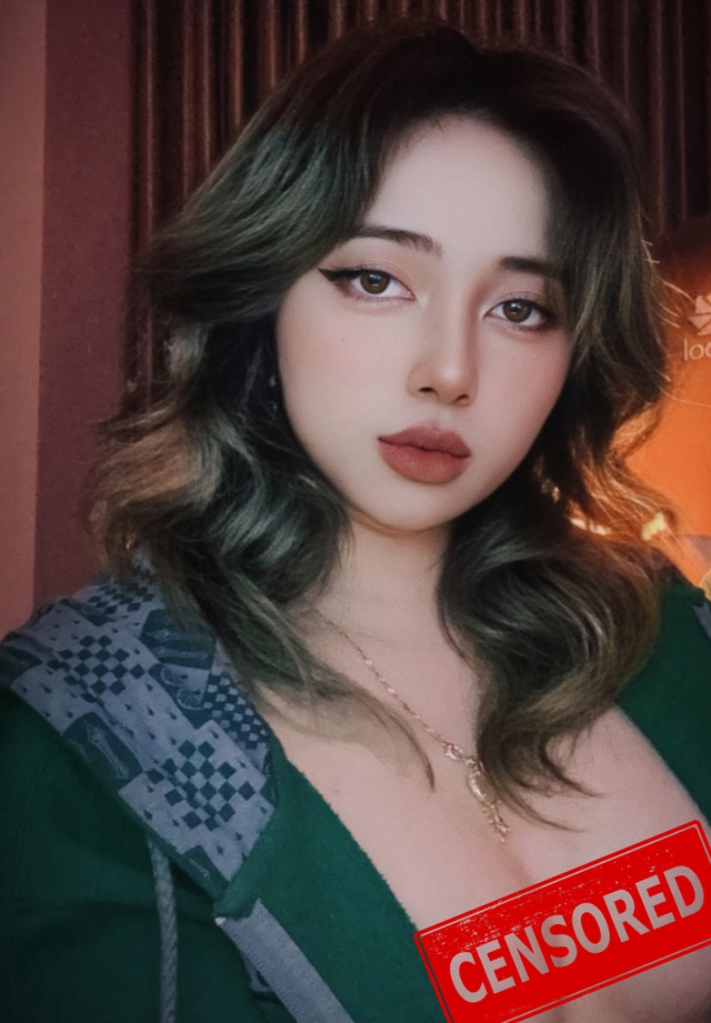 Mercury Nguyen tiếp tục khoe dáng nhưng trang phục khiến fan lo ngại- Ảnh 3.