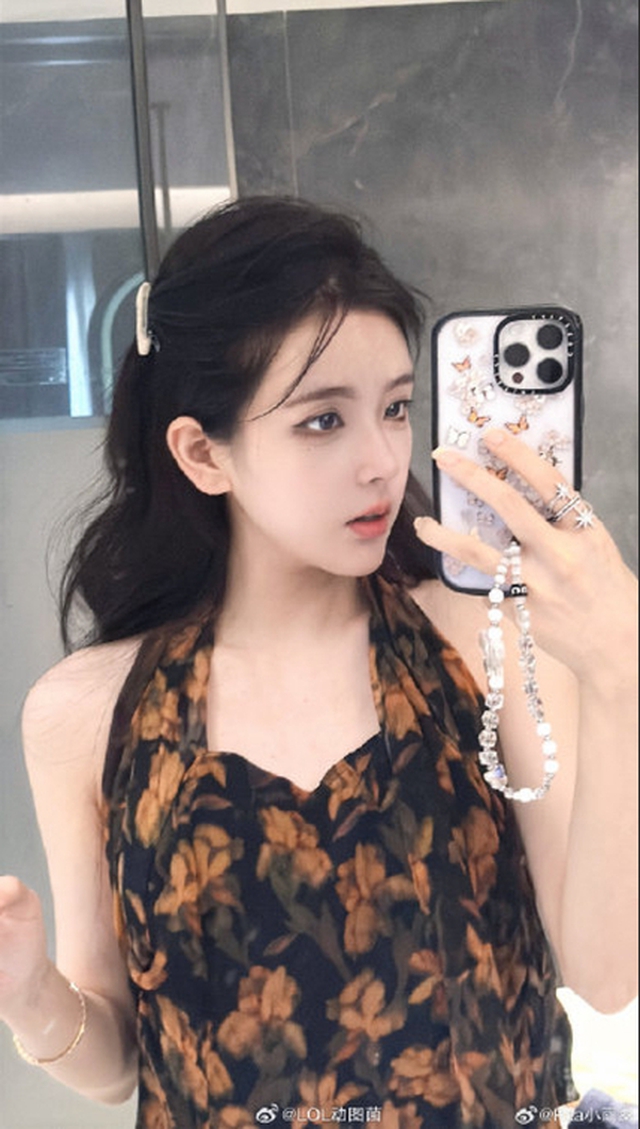 Bị fan cuồng đòi mua quần áo đã mặc để làm "túi thơm", nữ streamer xinh đẹp bất ngờ, không kịp phản ứng- Ảnh 4.