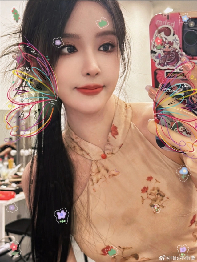 Bị fan cuồng đòi mua quần áo đã mặc để làm "túi thơm", nữ streamer xinh đẹp bất ngờ, không kịp phản ứng- Ảnh 6.