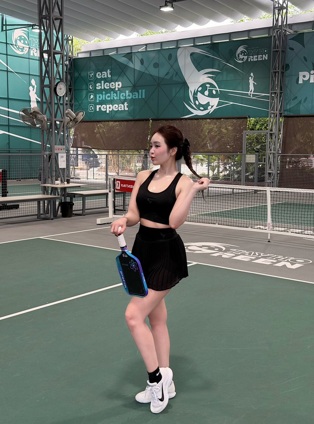 "Lên đồ" đi chơi Pickleball, hot girl Lê Phương Anh khiến dân tình "lác mắt"- Ảnh 6.